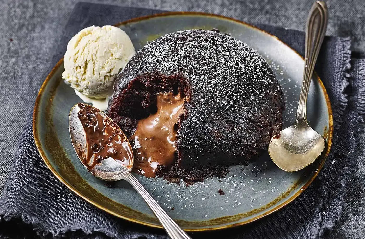 Gathering Your Arsenal: Ingredients for the Quickest Cake