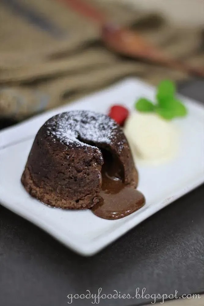 Perfecting Your Molten Chocolate Lava Cake: Tips & Tricks