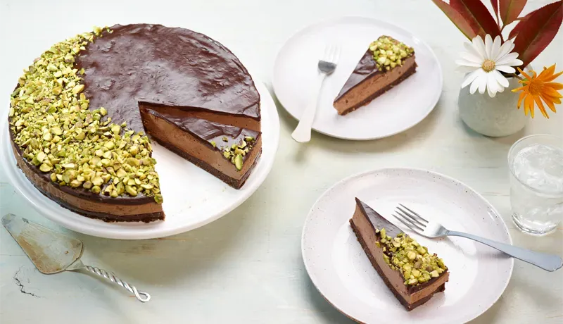 Putting It All Together: Assembling Your Betty Crocker Chocolate Mousse Cake