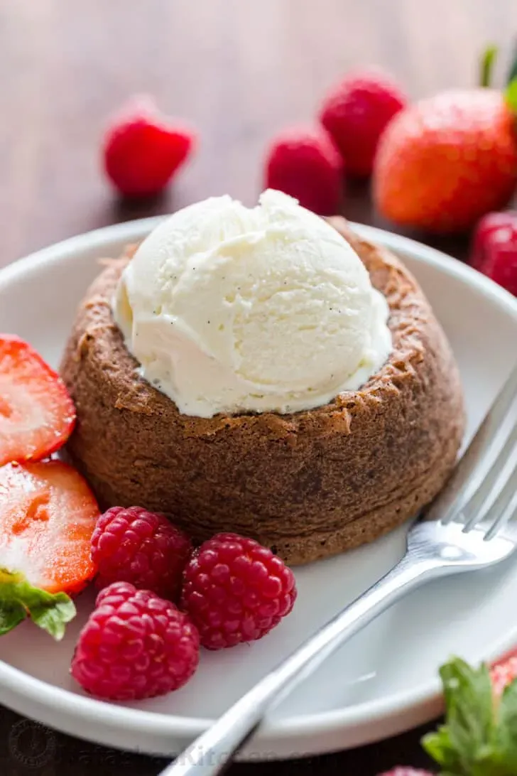 Serving and Enjoying Your Perfect Chocolate Lava Cake