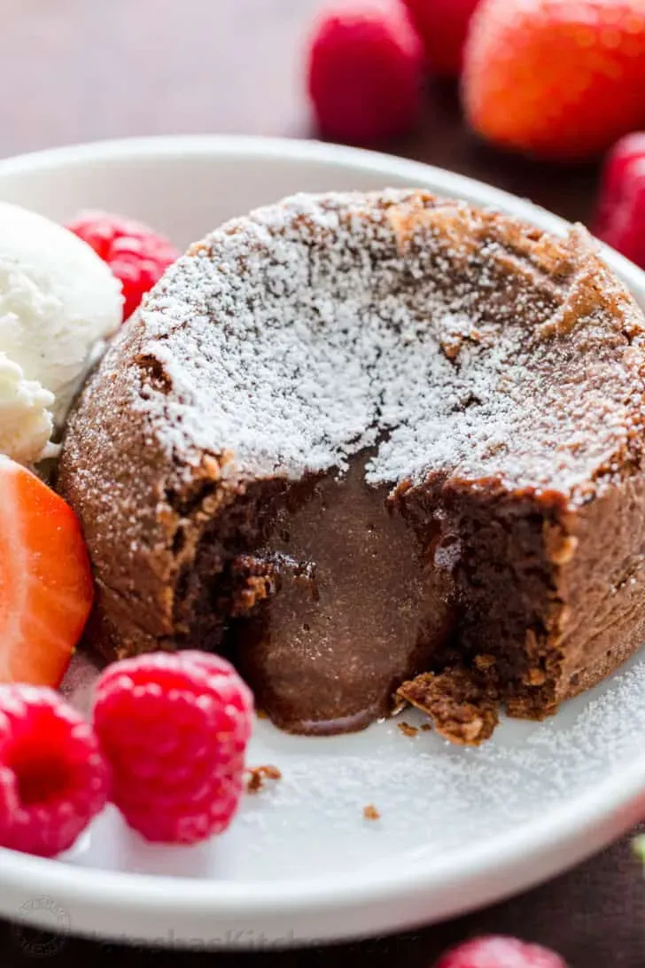 StepbyStep: Making the Chocolate Lava Cake Recipe Natasha's Kitchen