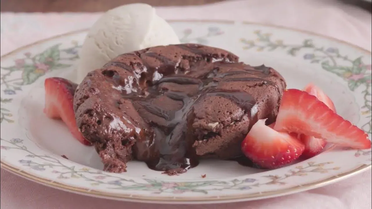 Why Make the Pioneer Woman Chocolate Lava Cake Recipe?