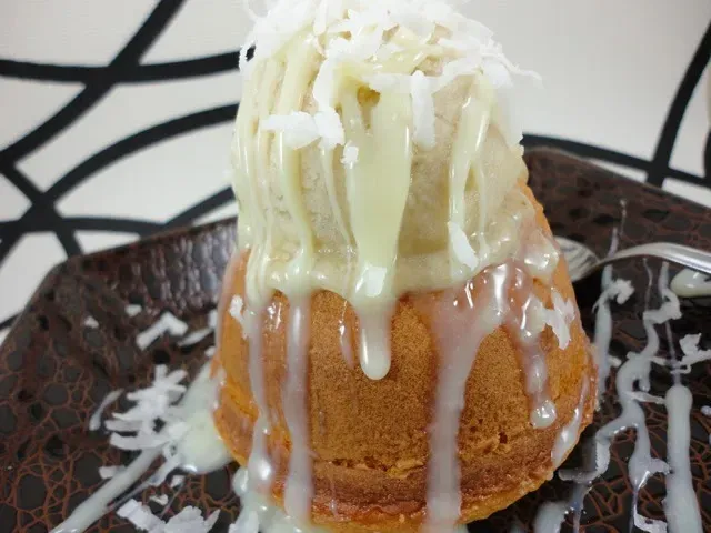 Your Chili's White Chocolate Molten Lava Cake Recipe: Ingredients and Steps